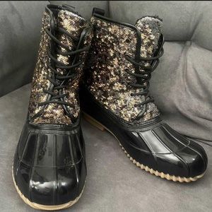 Duck boots